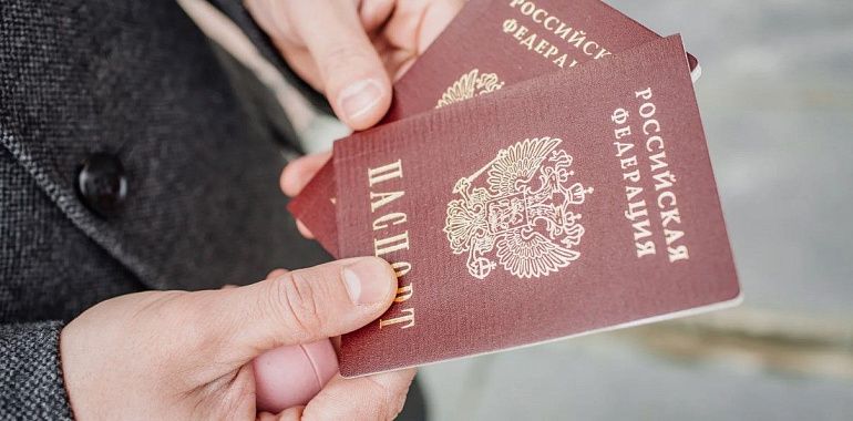 Более 2 млн российских паспортов выдано жителям новых регионов РФ