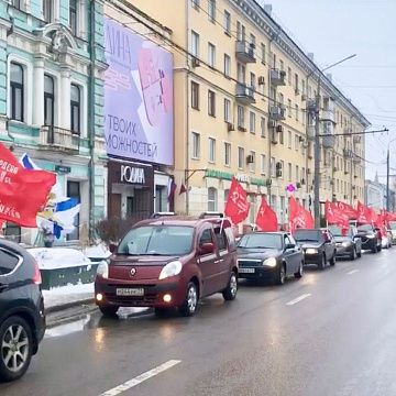 Тульский обком автопробегом и возложениями отметил день Красной армии