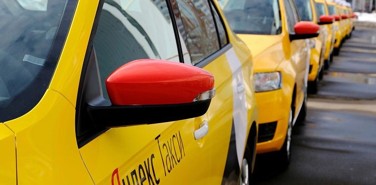 Тульские таксисты сегодня не смогли выйти на линию: «Яндекс перестал допускать к работе водителей без статуса самозанятого»